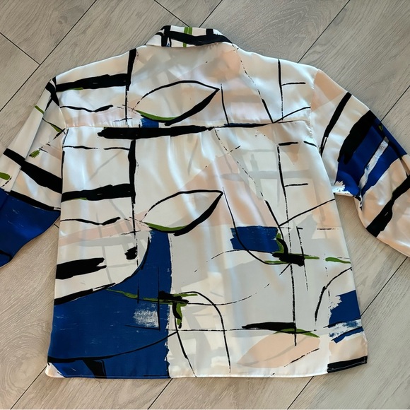 Pretty Zara Abstract Blouse purchased in Barcelona - Picture 2 of 2